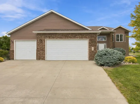 1840 35th Street Cir S, Moorhead, MN 56560
