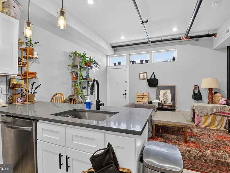 3965 Lancaster Ave #105 — Photo 8