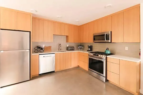 2585 SE 14th Ave #B — Photo 6