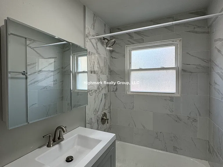 1323 W Sherwin Ave #1OB — Photo 12