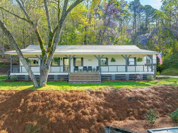 251 Riddles Bend Rd, Rainbow City, AL 35906