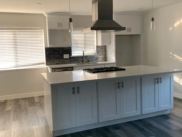 2863 Bayshore Ave — Photo 5