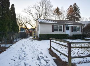 16 Marsden St, Springfield, MA 01109