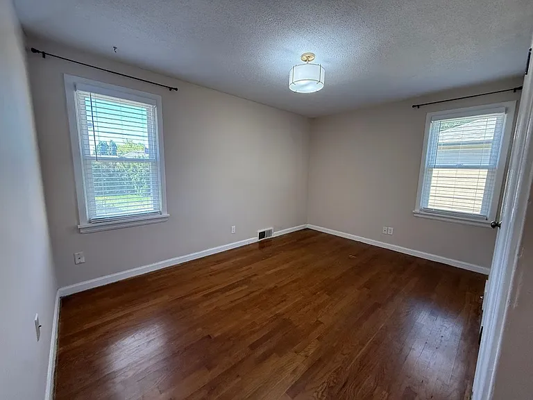 3703 W Rockwell Ave — Photo 7