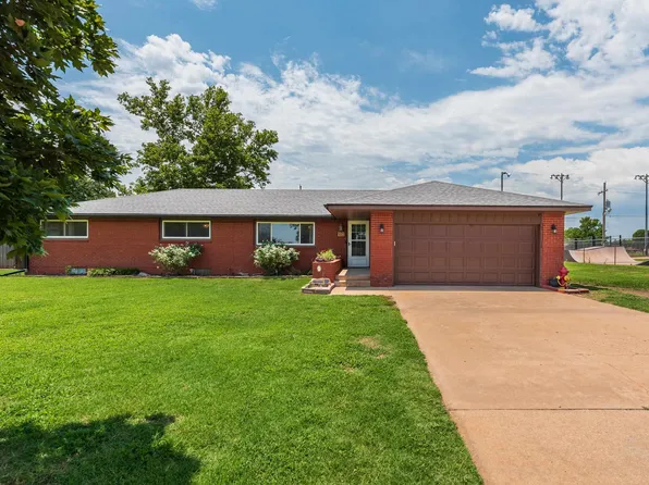 922 N Springfield Ave, Anthony, KS 67003