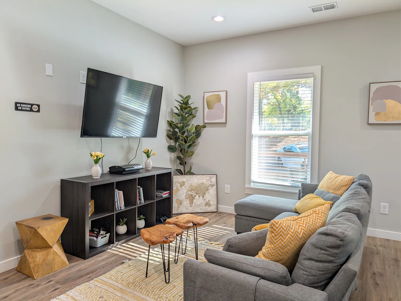 Double the Space: 2 Private Rooms for One Tenant! — Photo 1
