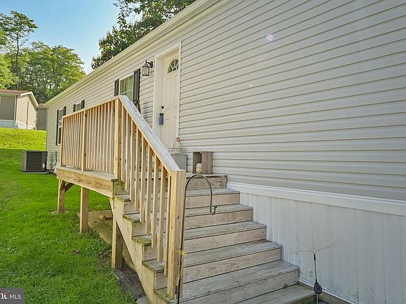 3rd image of 3 Ponderosa Ln