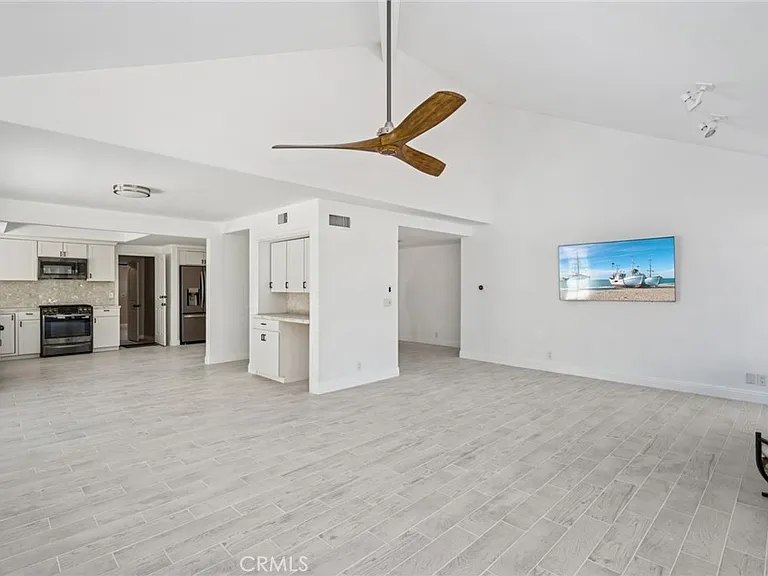 24291 Los Serranos Dr — Photo 8