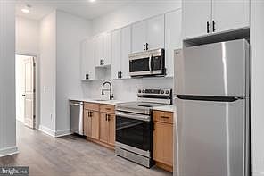 3rd image of 927 N 42nd St #3