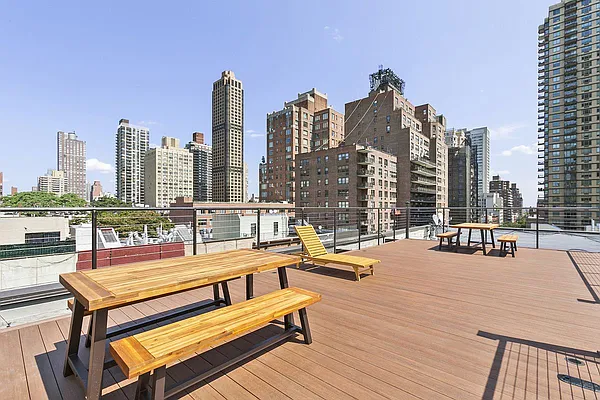 Rented by Cooper & Cooper Real Estate | media 8