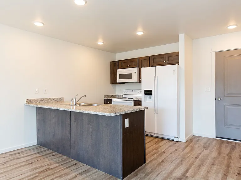 Cottonwood Corner Apartments — Photo 70