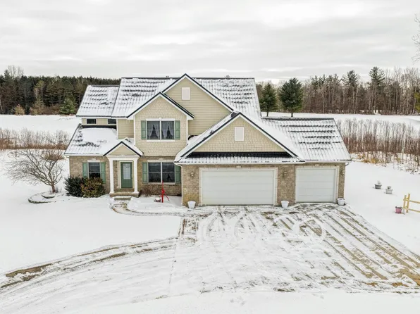 6702 Links Dr, Mount Pleasant, MI 48858