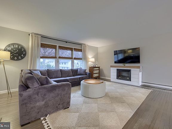 5th image of 204 Wilshire Blvd