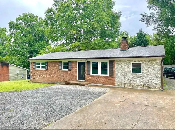 2401 Woodleaf Dr #1, Gastonia, NC 28052