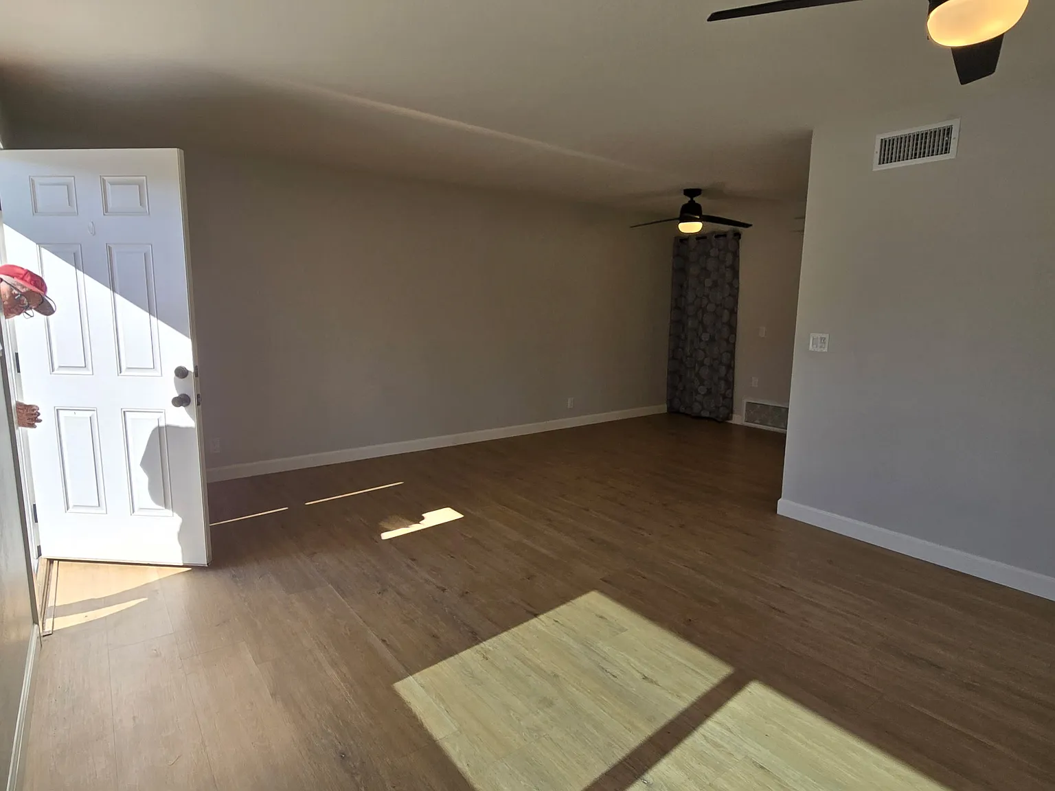 Robin Ave, Santa Clarita — Photo 1