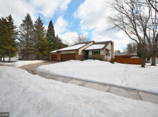 2484 Navajo Rd, North Saint Paul, MN 55109