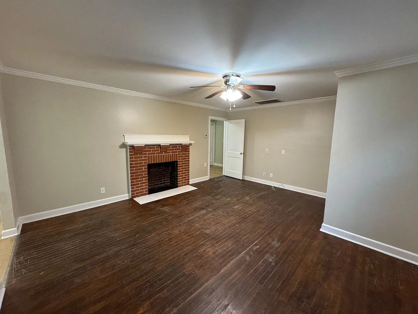 **Price reduced** Move-in Ready! — Photo 2
