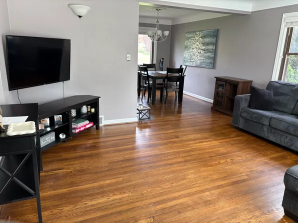 2611 Oliver Rd, Royal Oak, MI 48073