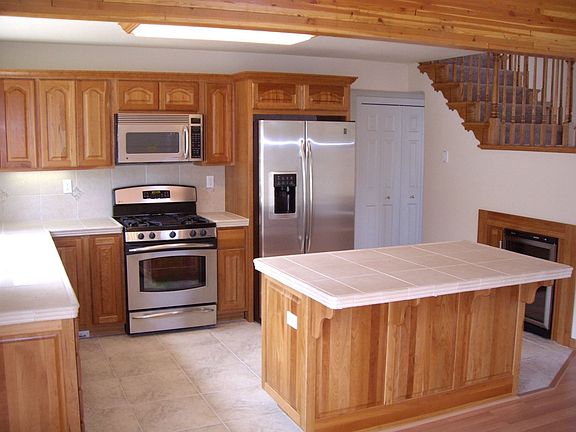 3rd image of 554 Dinsmore Dr