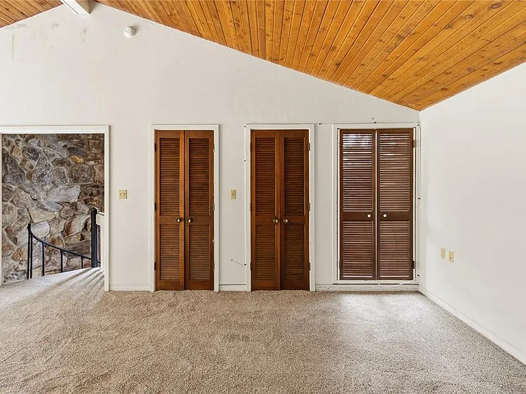 2114 Corner Lake Dr #E — Photo 13