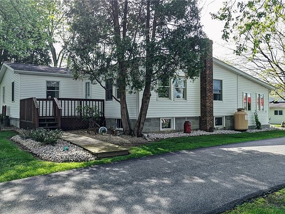 2nd image of 2393 Kinsman Rd NW