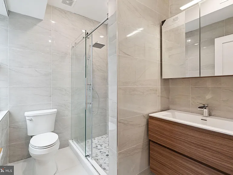 1822 Chestnut St #3R — Photo 25