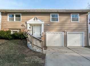 825 W Manor Ct, Glenwood, IL 60425