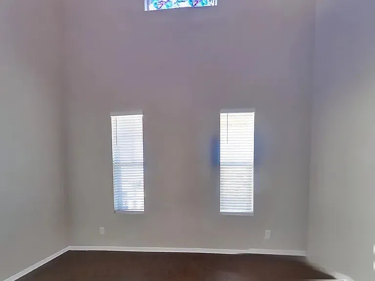 142 Spicewood Cir W