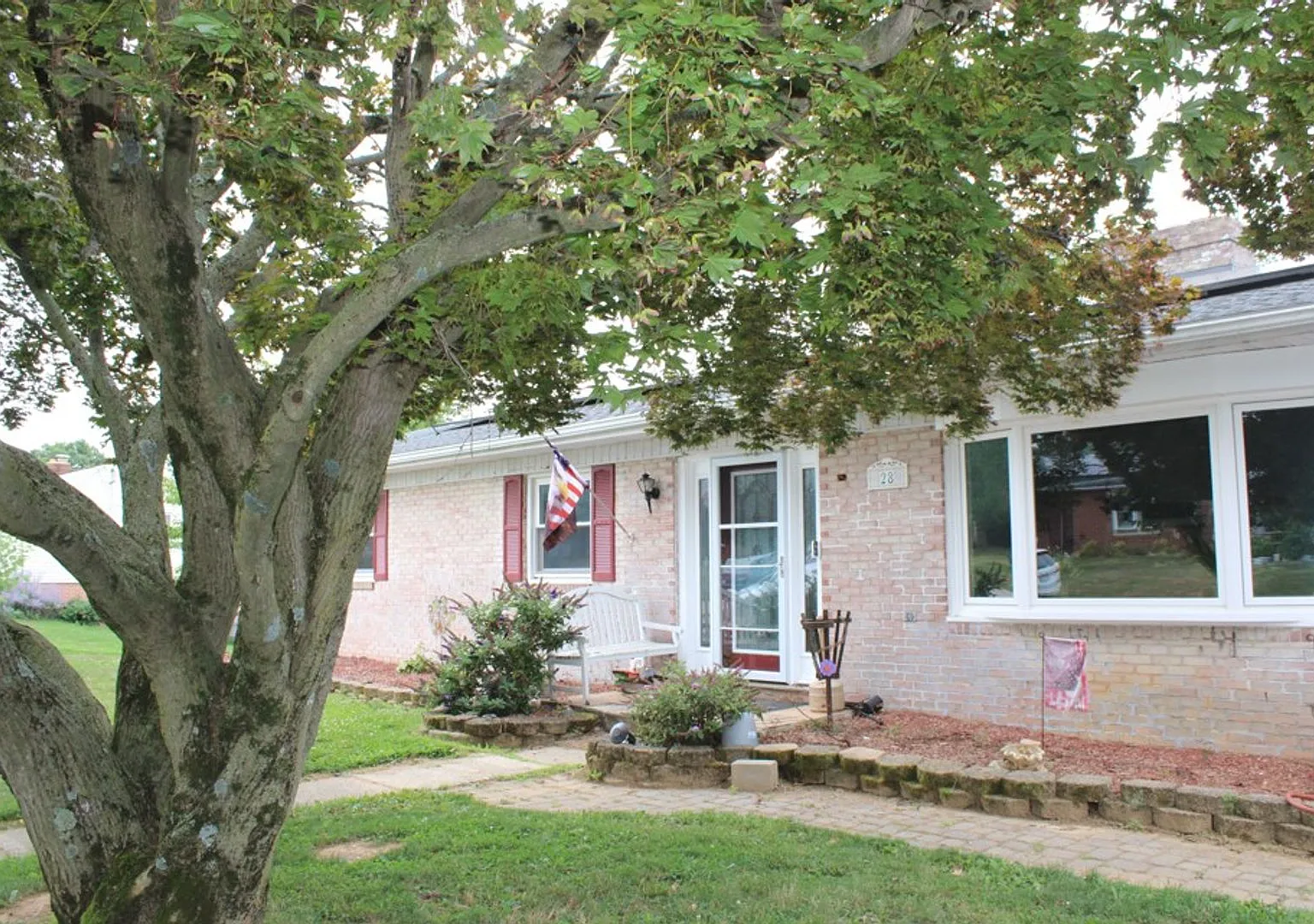 Private Rental in Fawn Grove — Photo 1