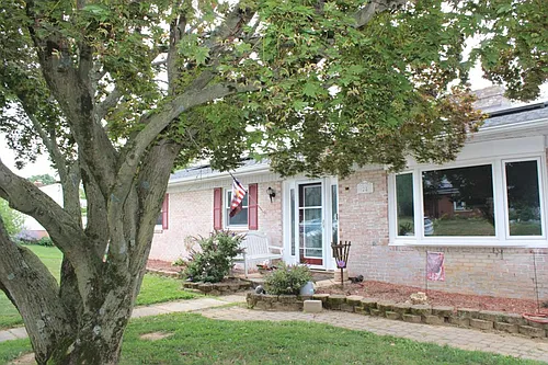 28 Park Dr Photo 1