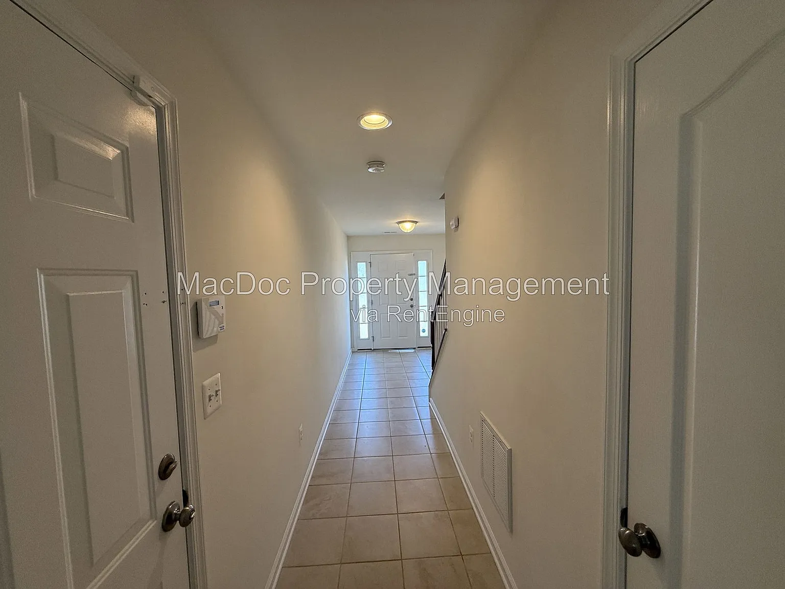 4 bed, 4.0 bath, 1776 sqft, $2,395 — Photo 2