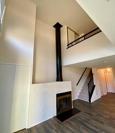5th image of 1060 Norwood Ct