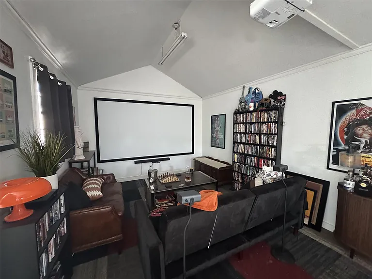 207 Chippendale Ave — Photo 13