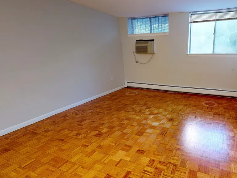 85 Sutherland Rd. — Photo 6