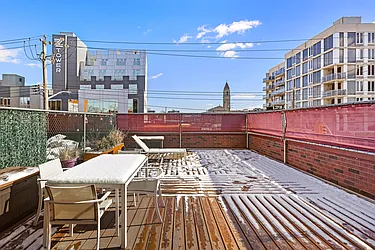 Sold by Thomas Lipovetsky, LREB