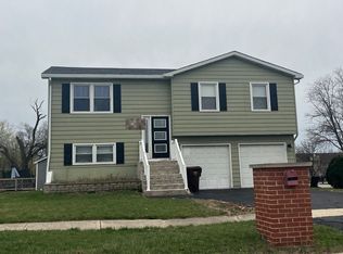 630 Old Forge Ln, University Park, IL 60484