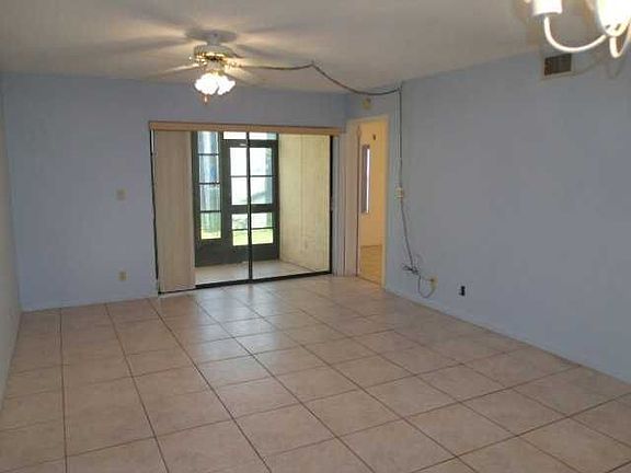 3rd image of 9300 Lake Park Dr APT 104