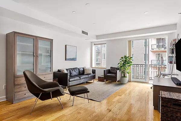 1st image of 306 2nd St APT 2B