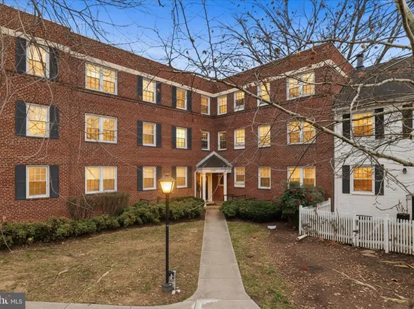 2904 13th Rd S #4301, Arlington, VA 22204