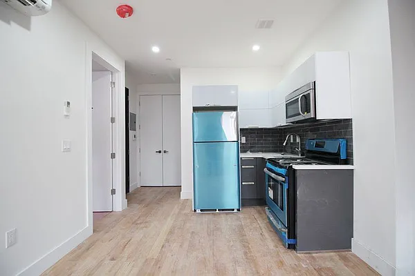 Rented by Next Door Realty NYC | media 14