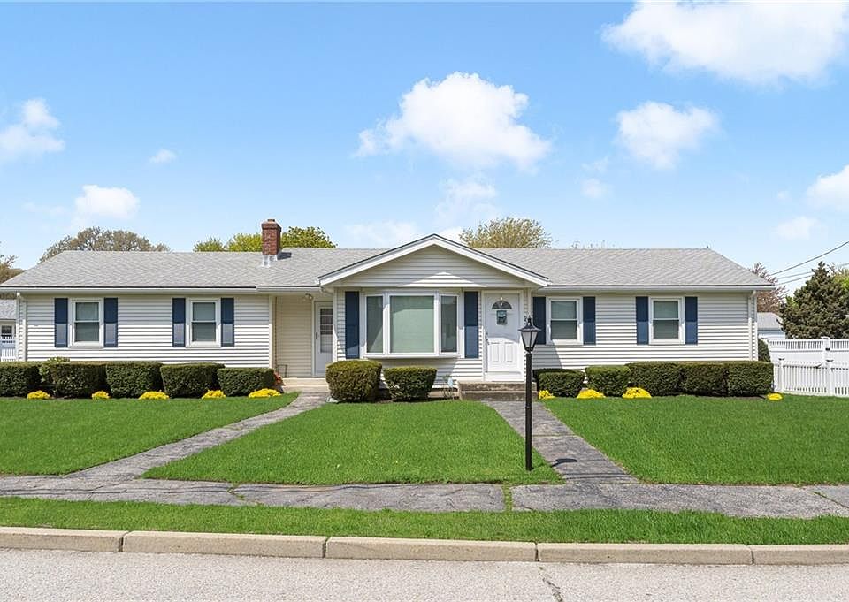 1st image of 90 Woodview Dr