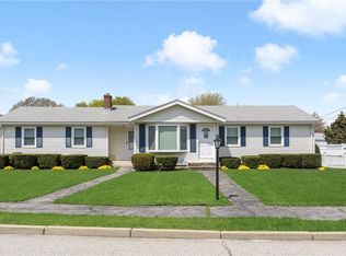 90 Woodview Dr, Cranston, RI 02920
