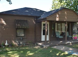 6089 Colchester Rd, Oregon, OH 43616