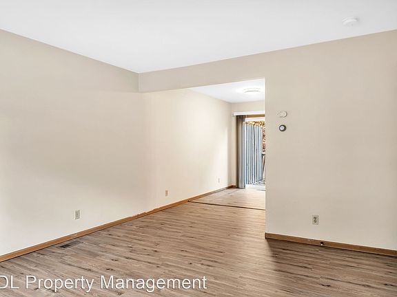 3rd image of 4907 Hedgewood Dr #C-6