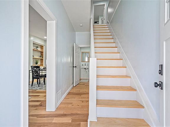 3rd image of 1107 Brabec St