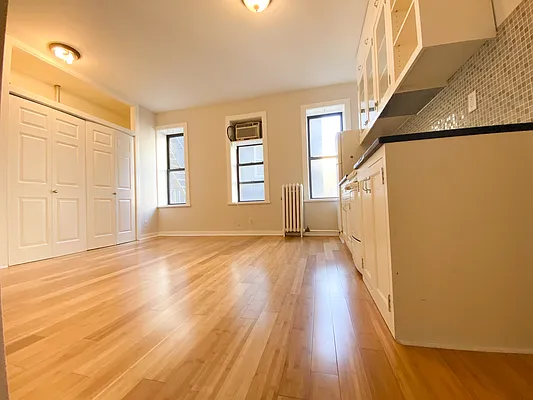 Rented by Real Broker NY LLC | media 39
