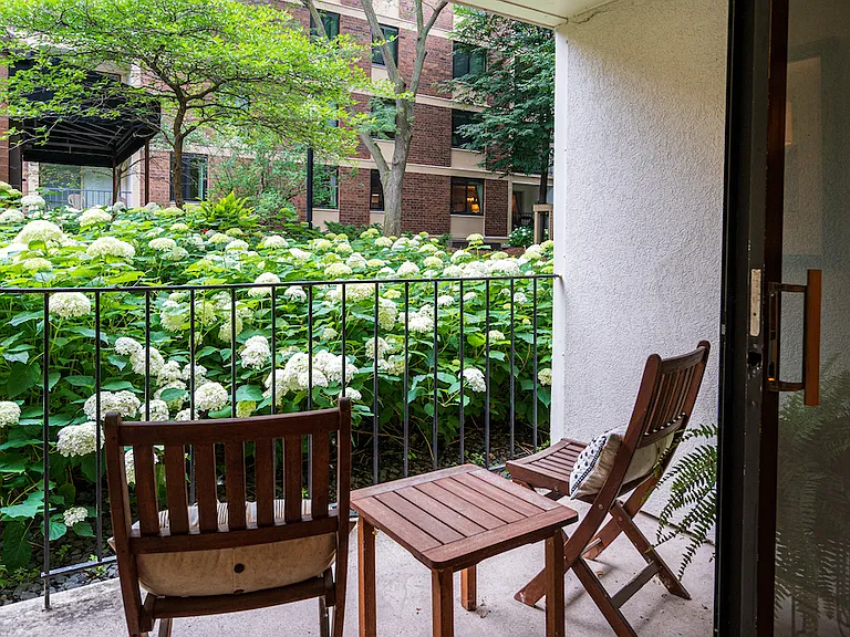 York Plaza — Photo 10