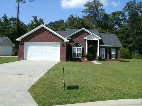 221 Hedgerow Dr, Leesburg, GA 31763