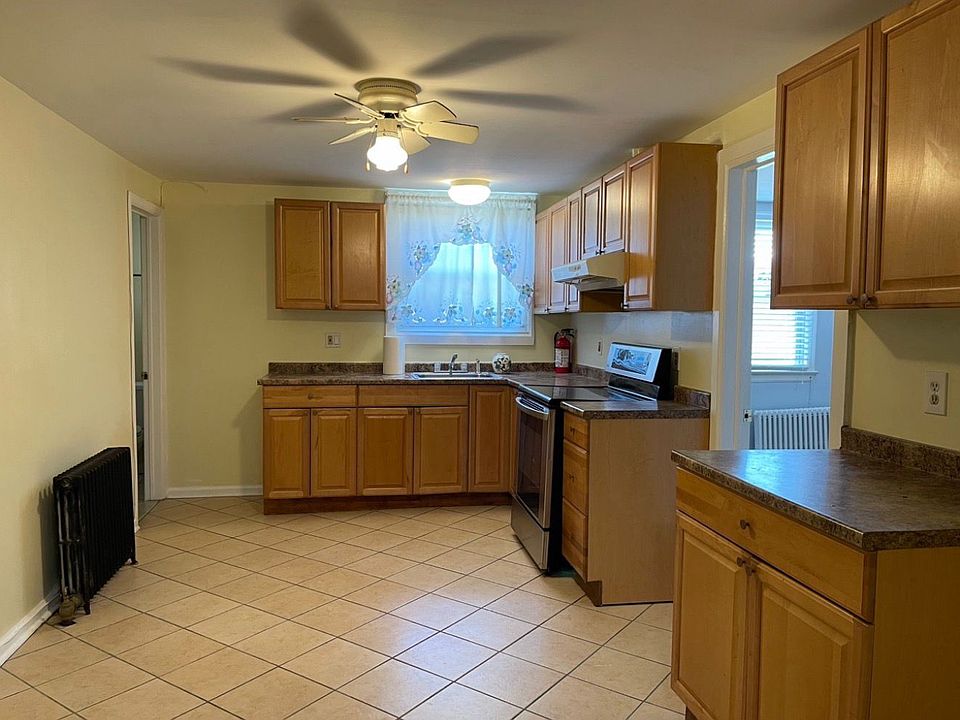 1st image of 300 Day Ave Floor 1