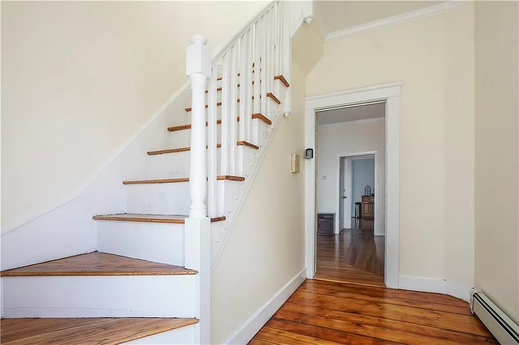3 bed, 1114 sqft, $2,600 — Photo 4